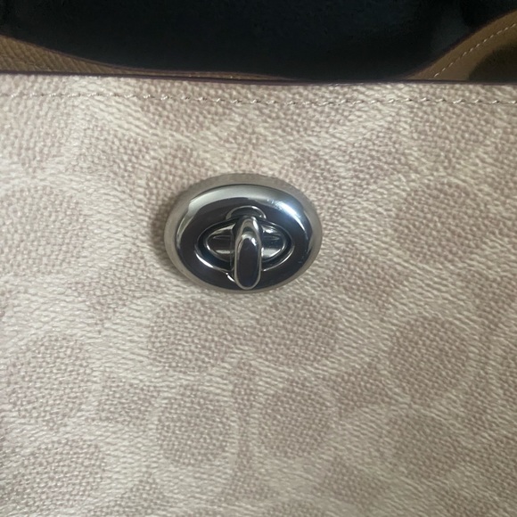 Coach Charlie Bucket shoulder Bag In Signature Canvas - Picture 6 of 17